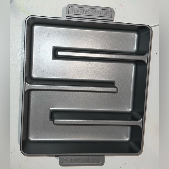 Kitchen Bakers Edge Brownie Pan Poshmark